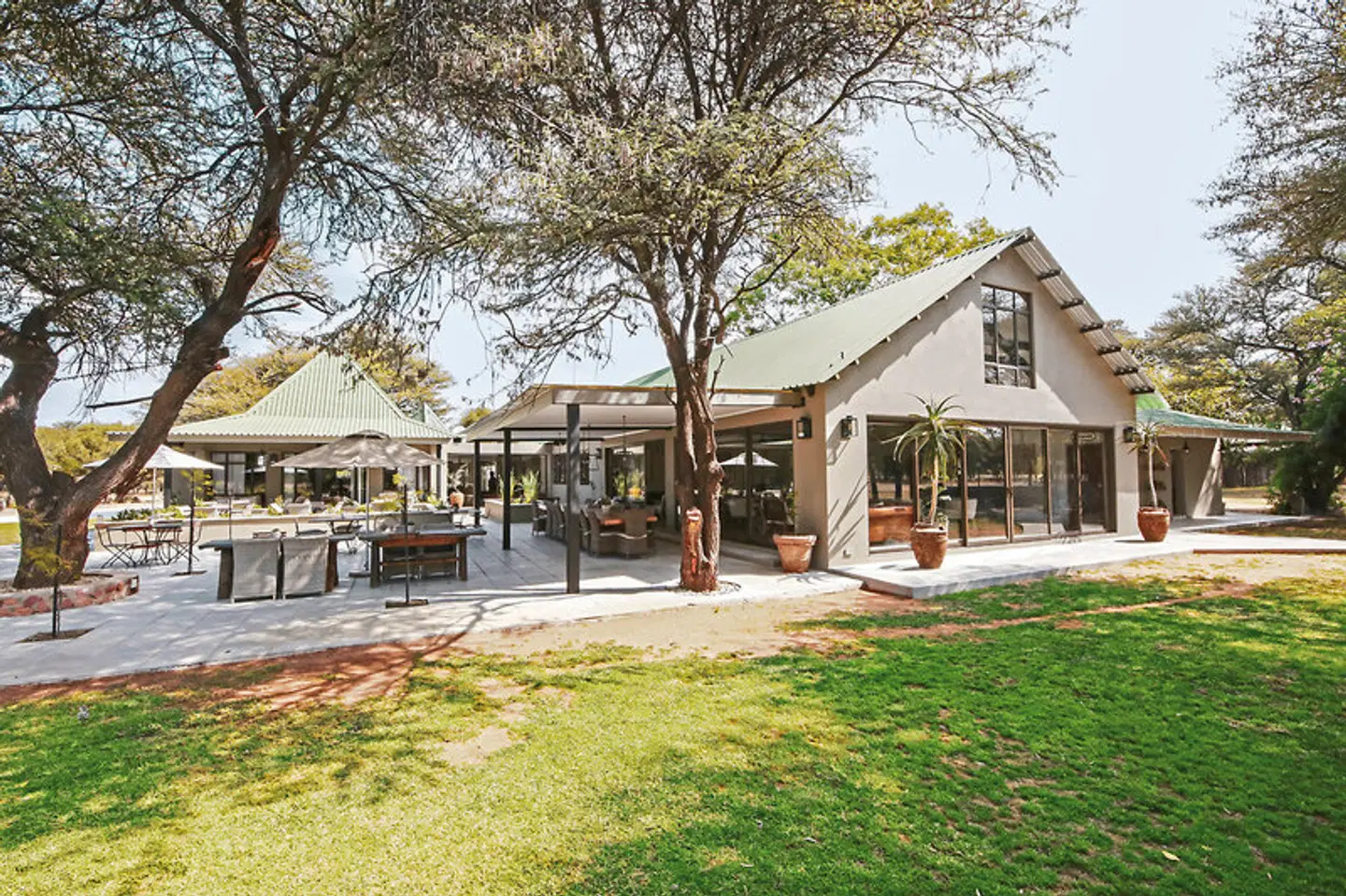 Otjiwa Safari Lodge EXTERIOR