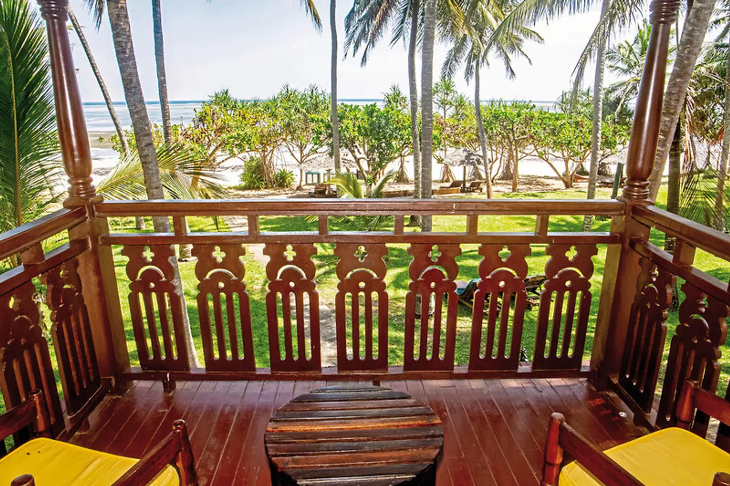 Serena Beach Resort & Spa Bar
