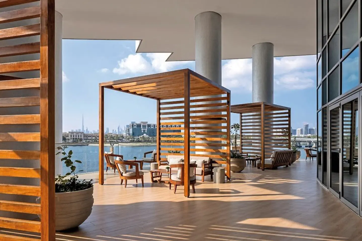 Hilton Dubai Creek Hotel & Residences Terrasse
