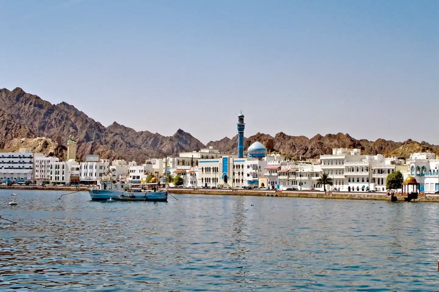 Oman kompakt - von Muscat in die Berge mit Chauffeur Aussenansicht