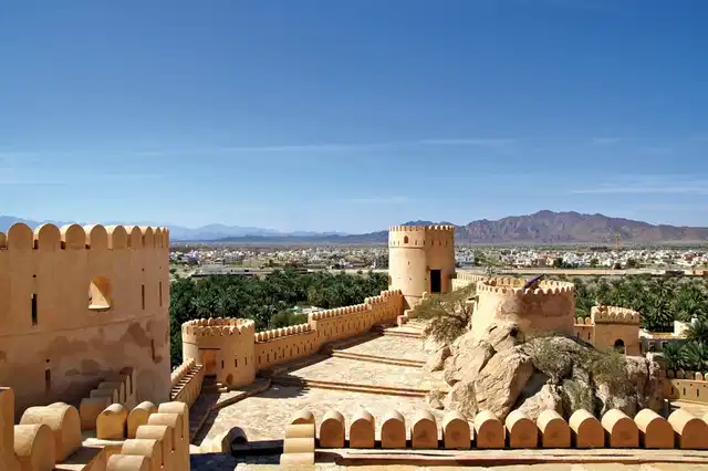 Oman: Von Gebirgen, Wüsten und Oasen Landschaft