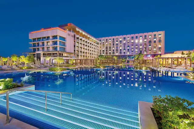 W Muscat EXTERIOR