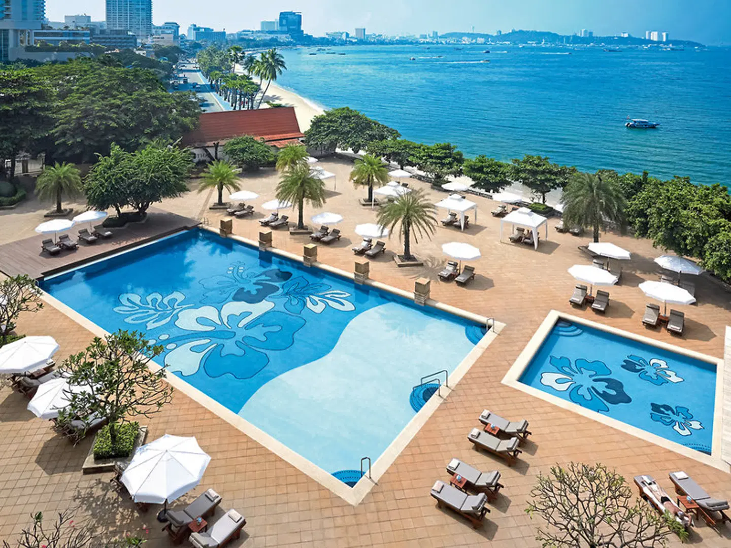 Dusit Thani Pattaya OUTDOOR_POOL