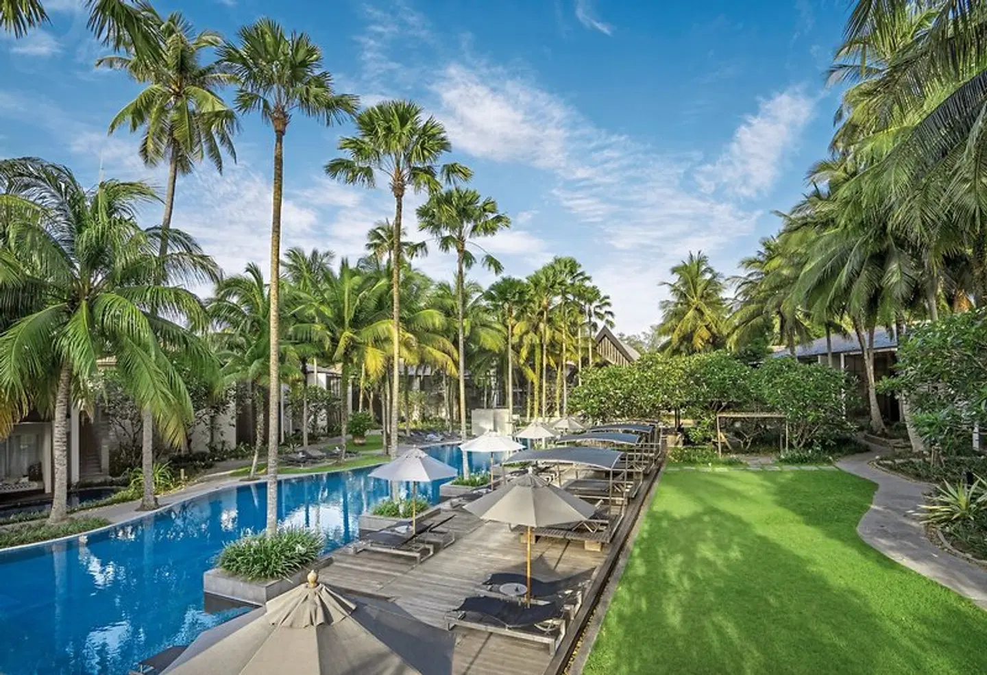 Twinpalms Surin Phuket Resort OUTDOOR_POOL