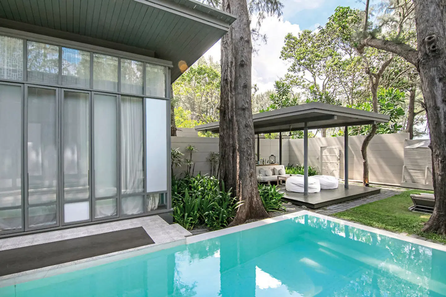 SALA Phuket Mai Khao Beach Resort Hallenbad