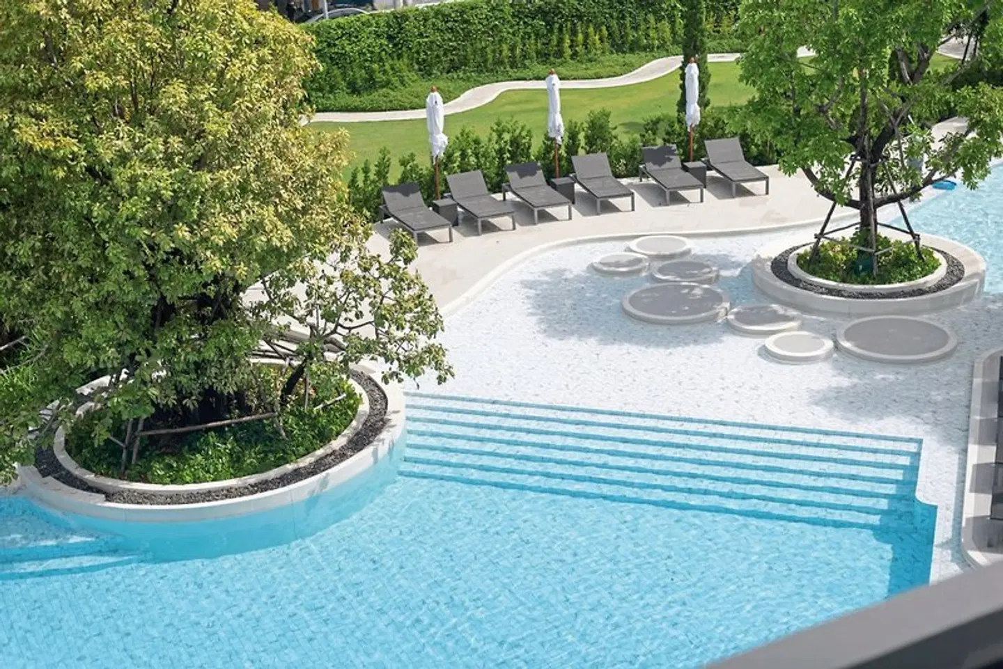 Cross Pattaya Pratamnak OUTDOOR_POOL