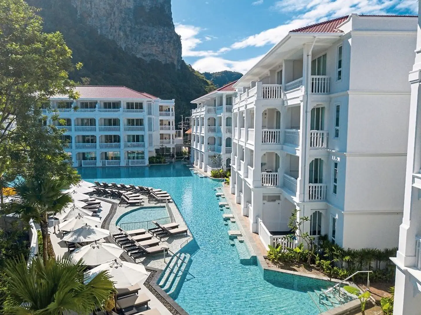 Centara Ao Nang Beach Resort & Spa EXTERIOR