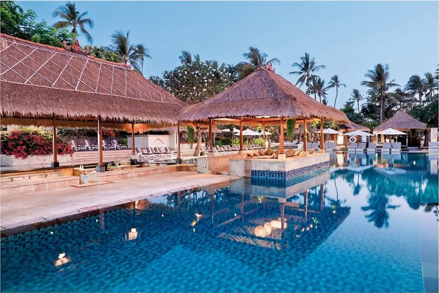 Nusa Dua Beach Hotel & Spa OUTDOOR_POOL