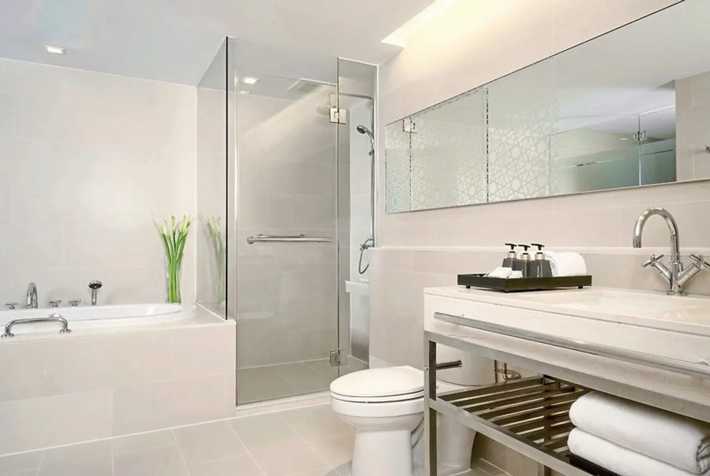 JC Kevin Sathorn Bangkok Hotel Badezimmer