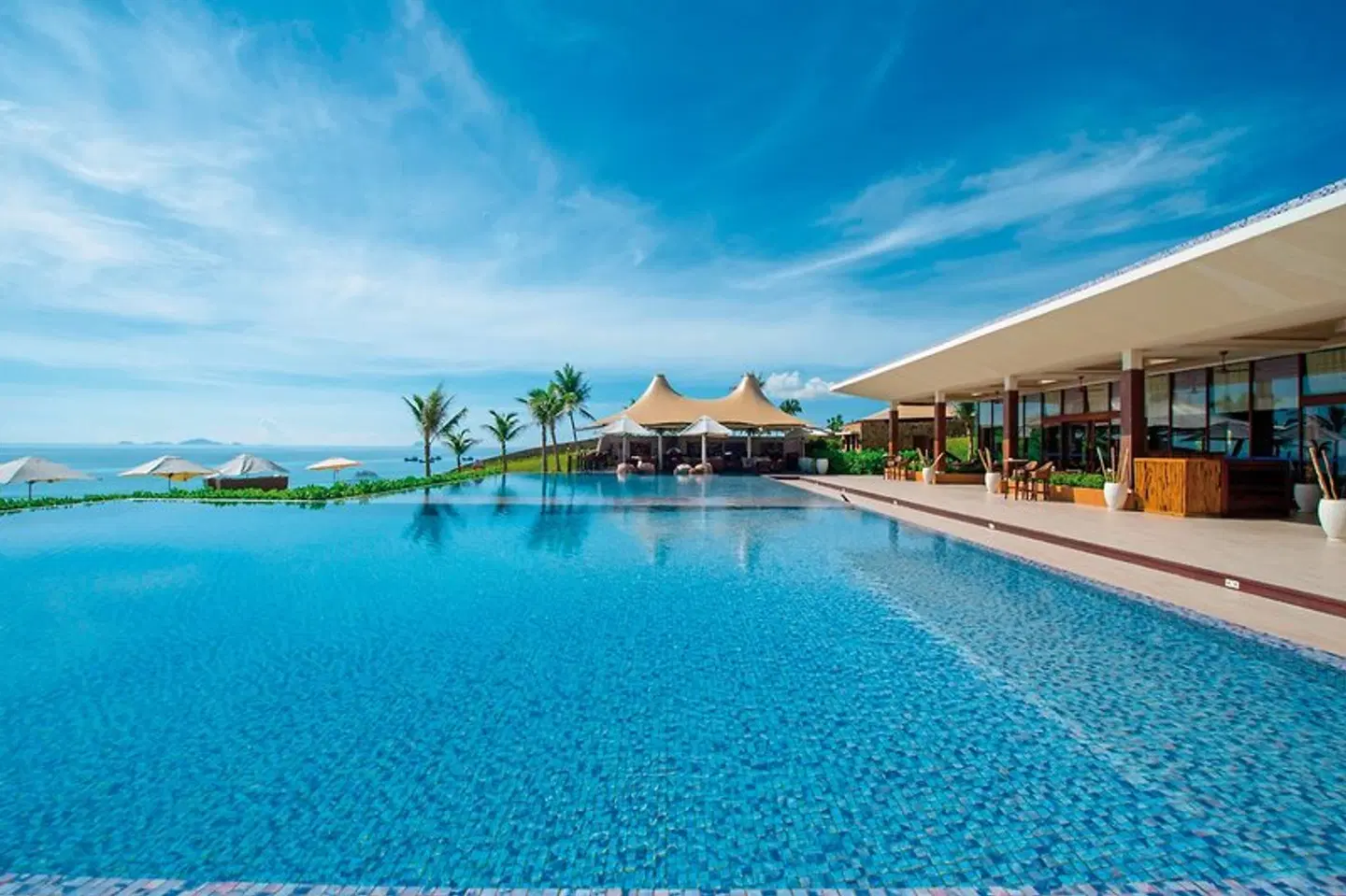 Fusion Resort Cam Ranh OUTDOOR_POOL