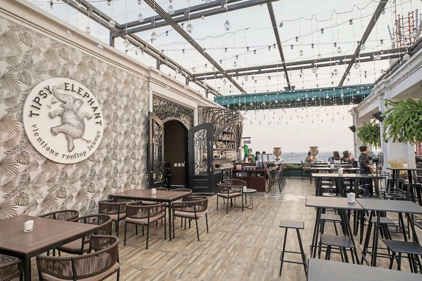 SureStay Hotel by Best Western Vientiane Bar
