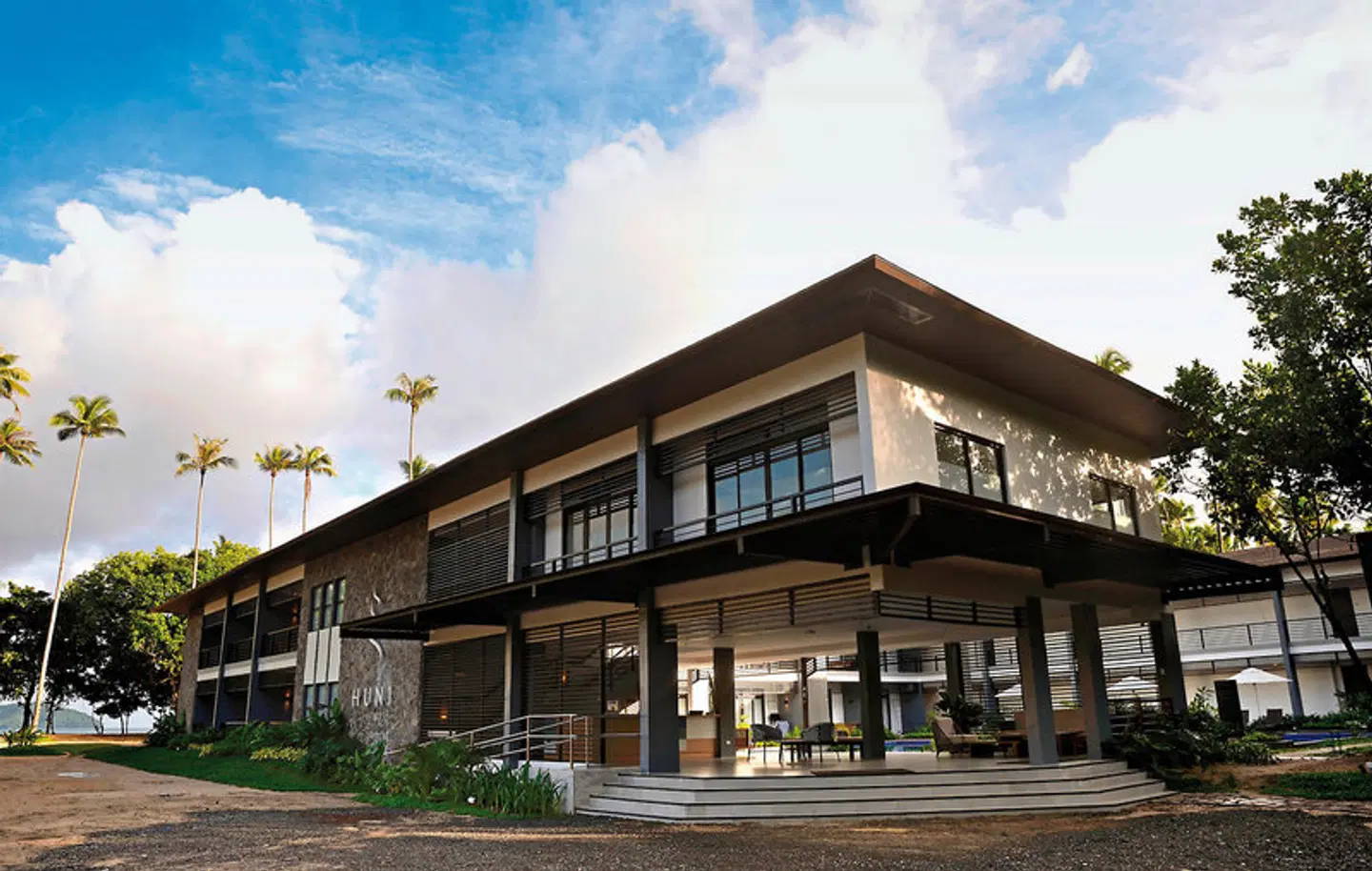 Huni Lio EXTERIOR