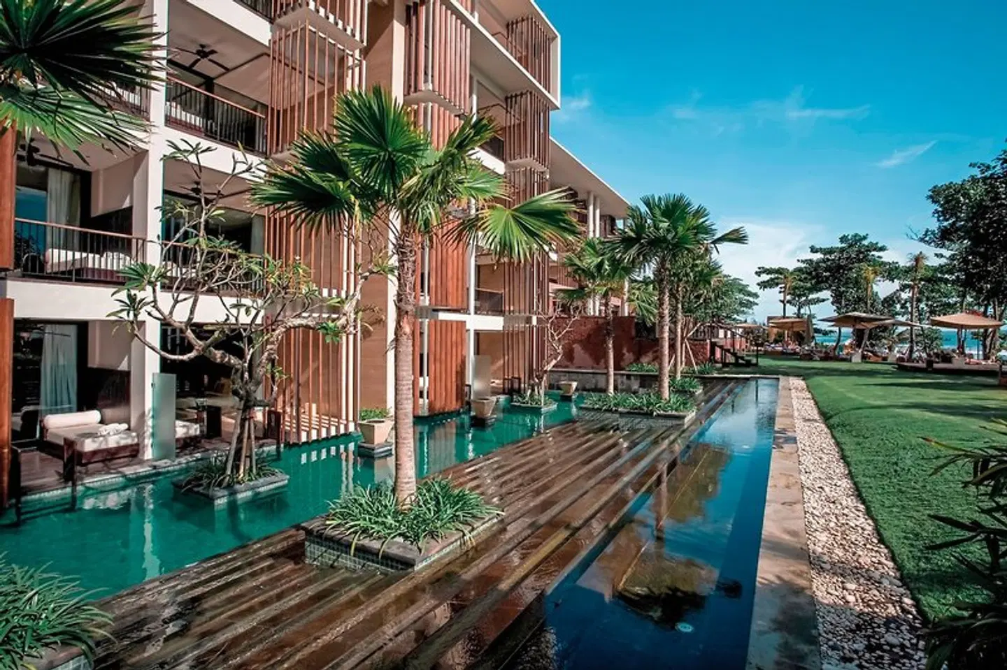 Grand Seminyak - Lifestyle Boutique Bali Resort OUTDOOR_POOL