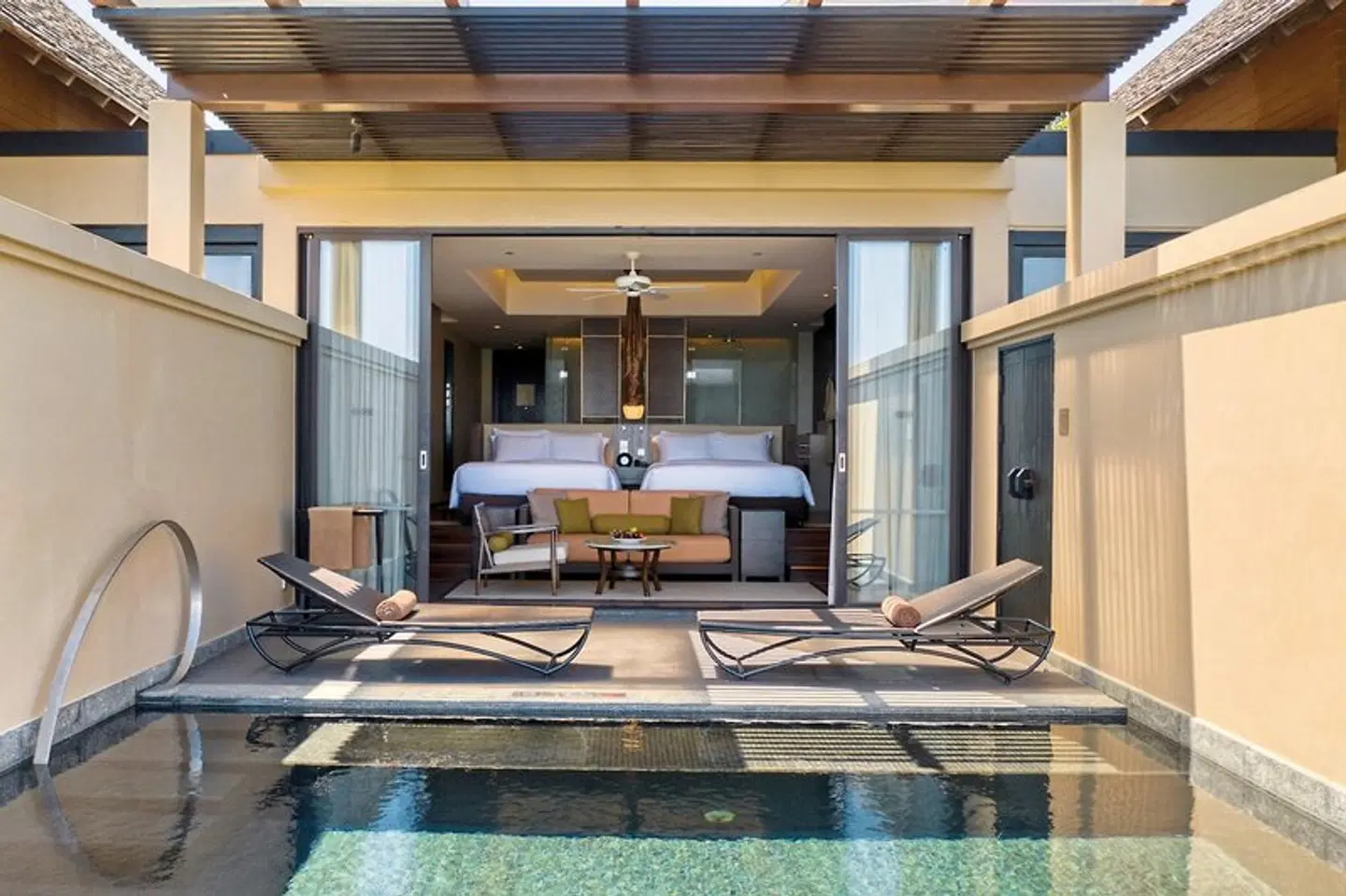 Vana Belle - A Luxury Collection Resort OUTDOOR_POOL