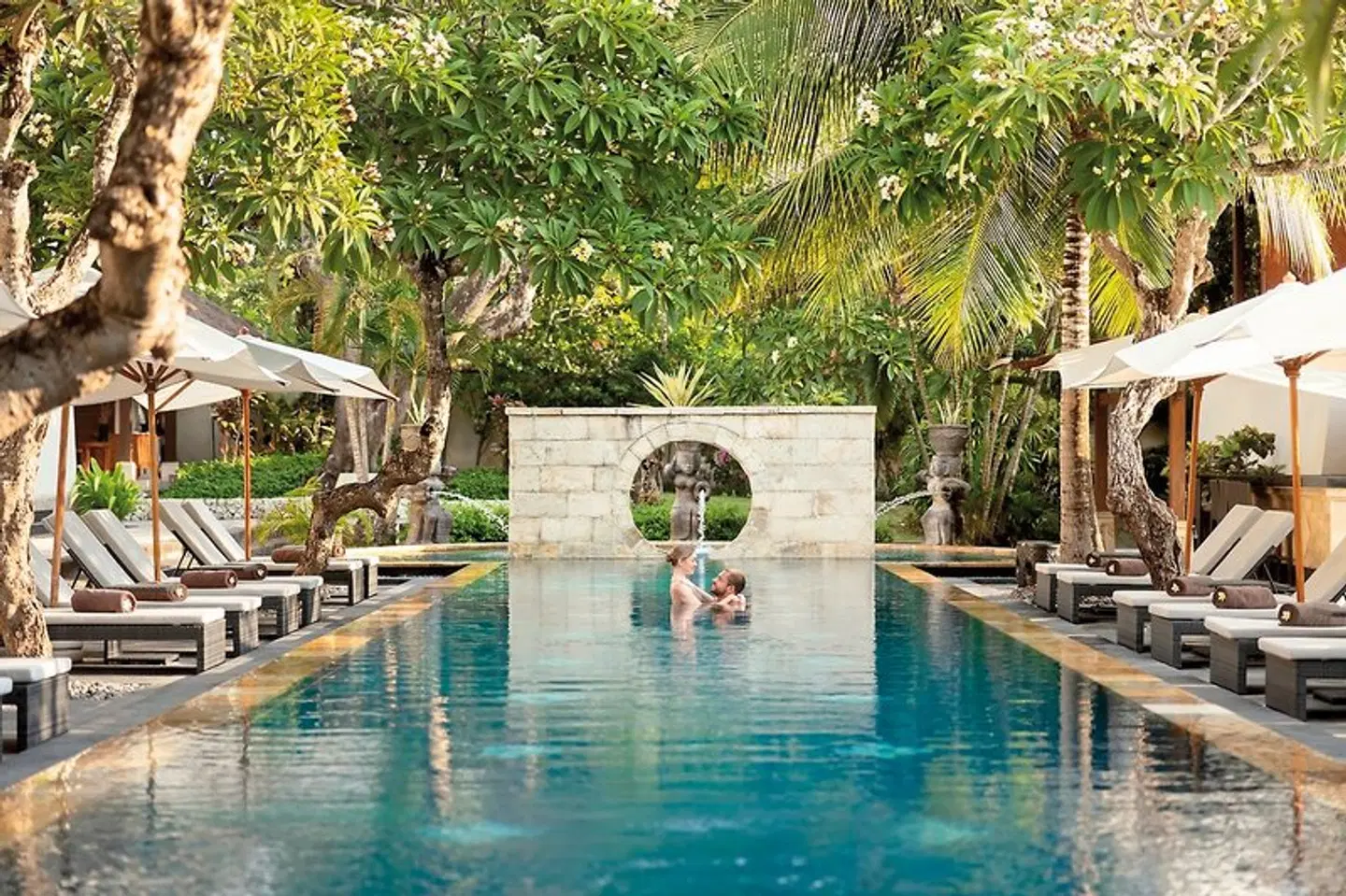 Nusa Dua Beach Hotel & Spa OUTDOOR_POOL