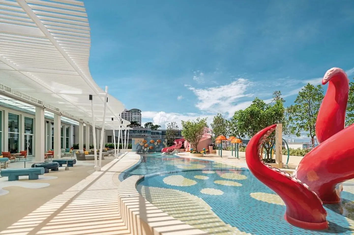 Holiday Inn Pattaya OUTDOOR_POOL