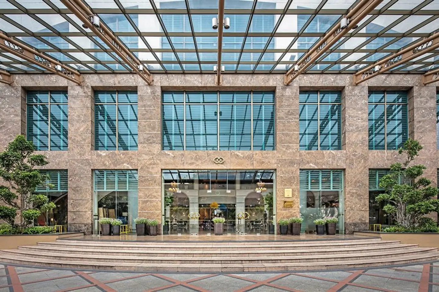 Sofitel Saigon Plaza EXTERIOR