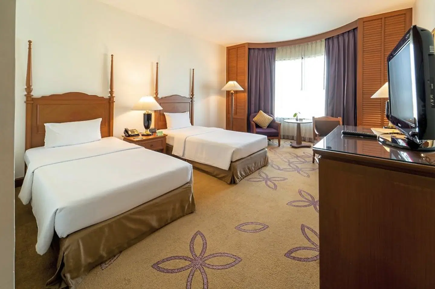 Century Park ROOM_EXAMPLE