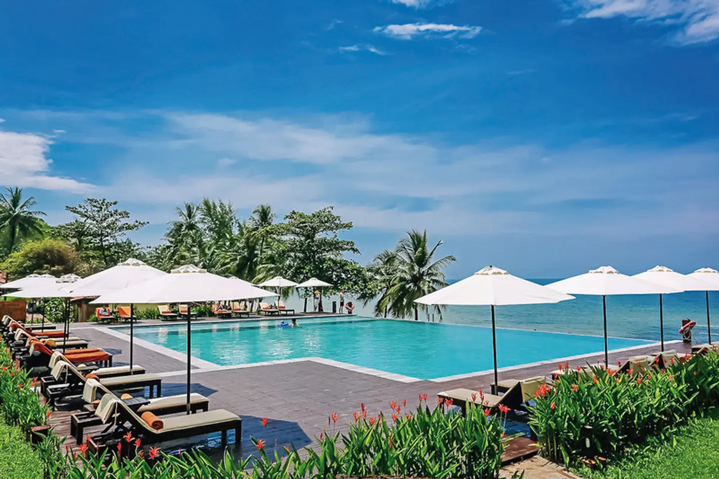 Chen Sea Resort & Spa Phu Quoc OUTDOOR_POOL