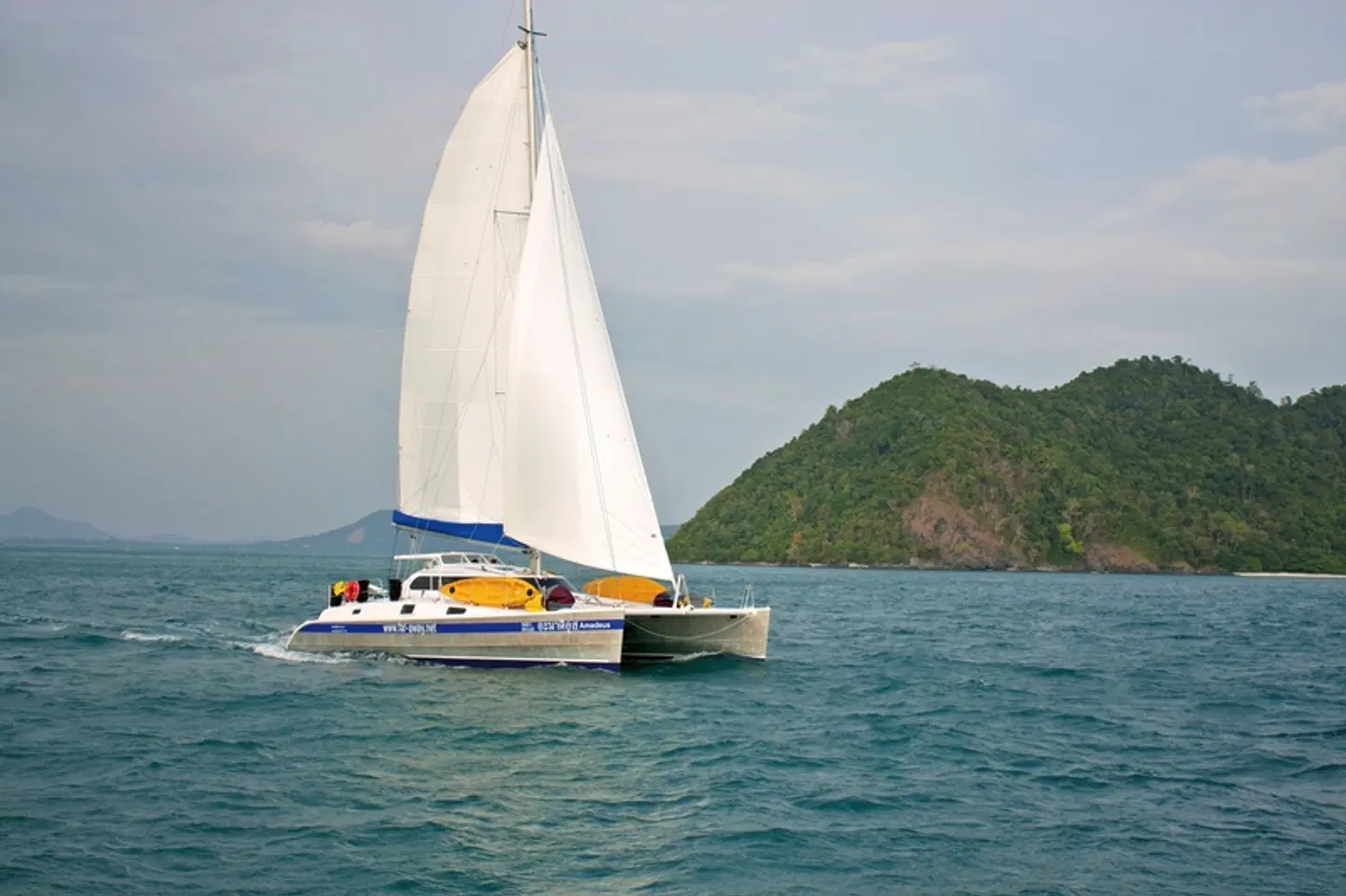 Katamaran Amadeus EXTERIOR