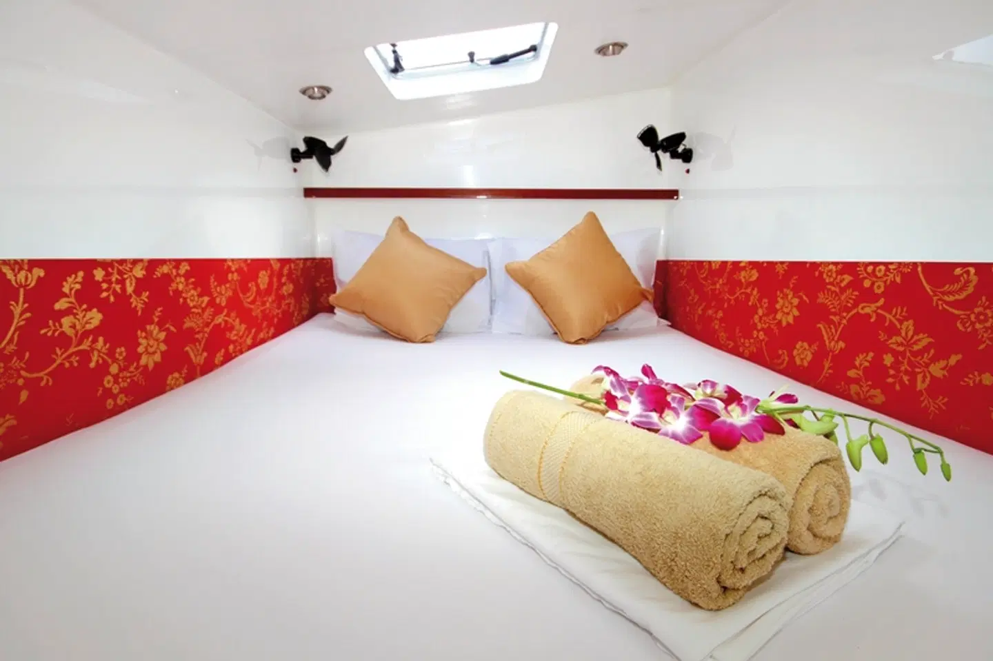 Katamaran Amadeus ROOM_EXAMPLE