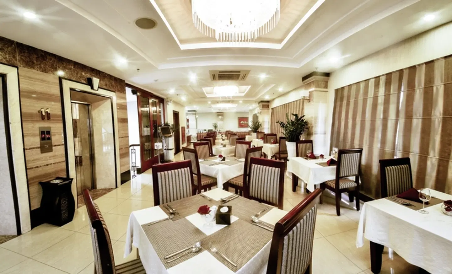 Larosa Hotel Restaurant