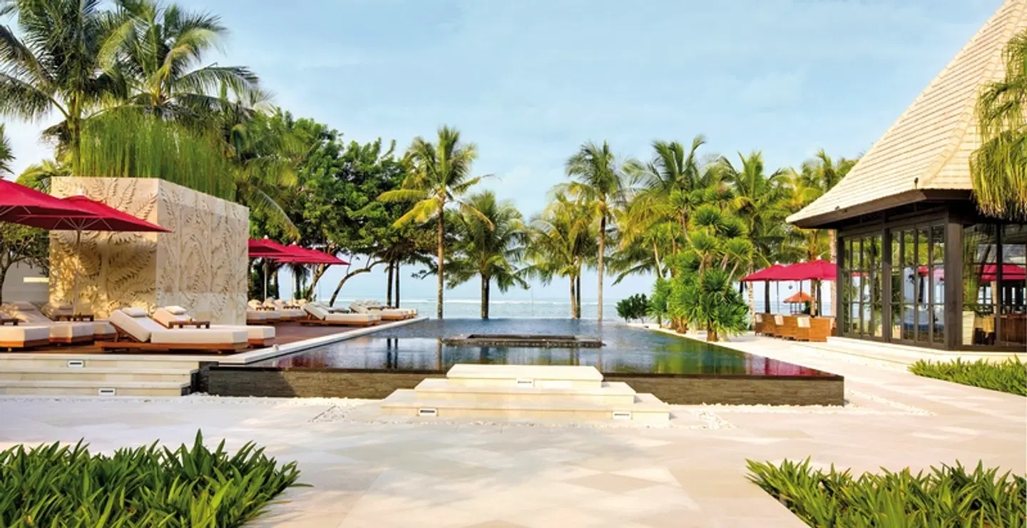 The Royal Santrian Luxury Beach Villas Strand