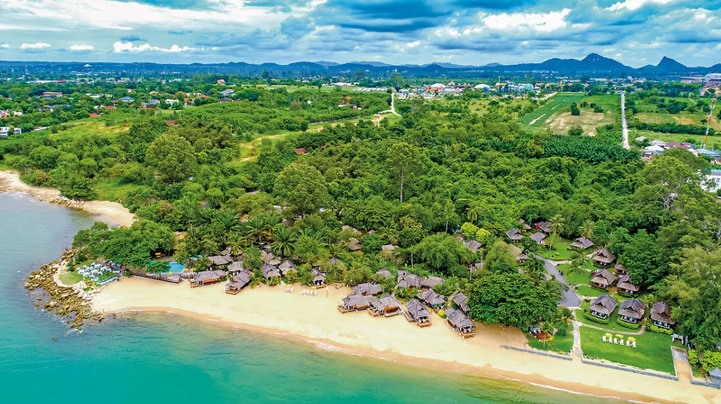 Sunset Village Beach Resort LANDSCAPE