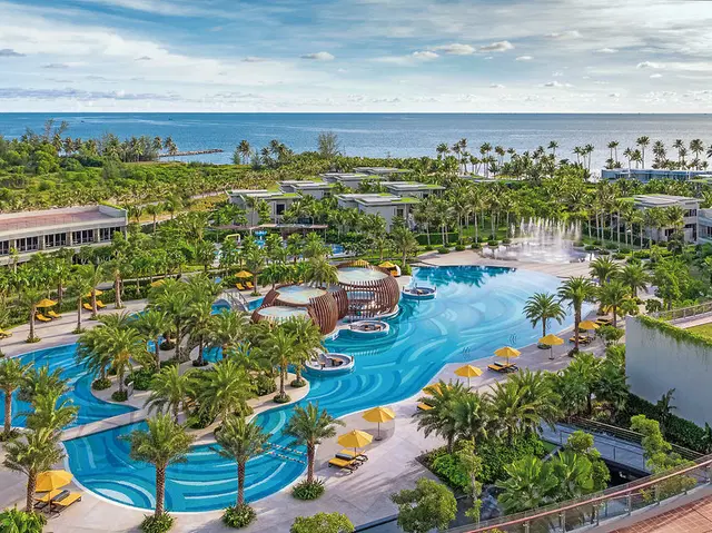 Pullman Phu Quoc Beach Resort OUTDOOR_POOL