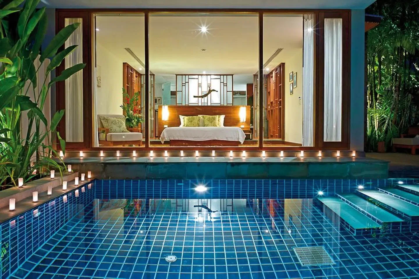 The Sarojin Hallenbad