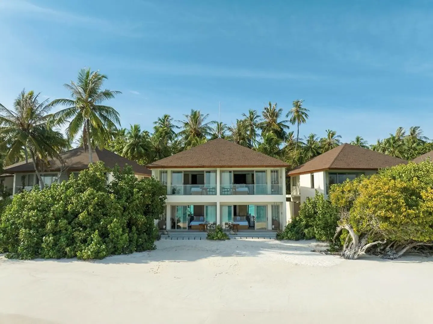 Avani+ Fares Maldives Resort EXTERIOR