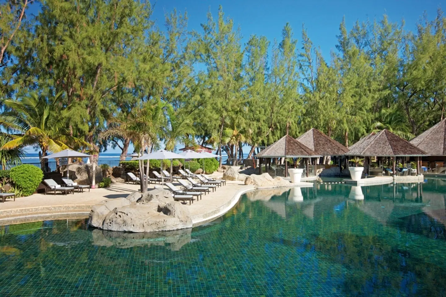 LUX* Saint Gilles OUTDOOR_POOL