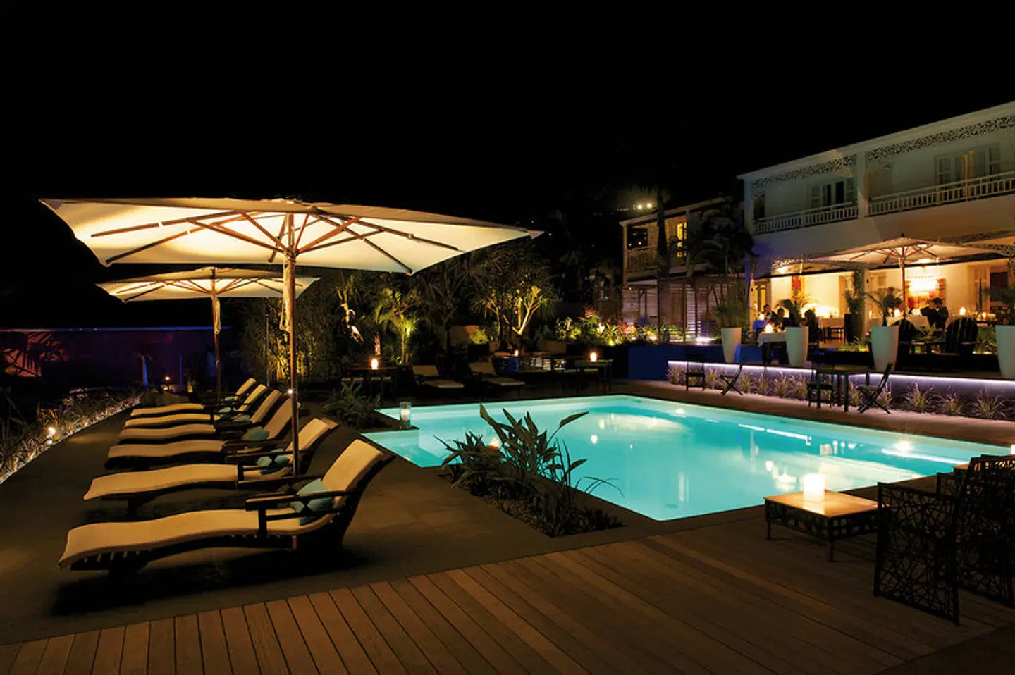 Blue Margouillat OUTDOOR_POOL