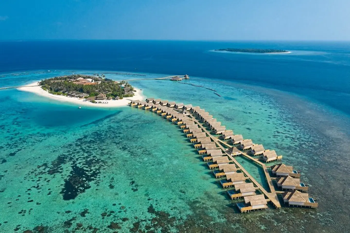 Emerald Faarufushi Resort & Spa Strand