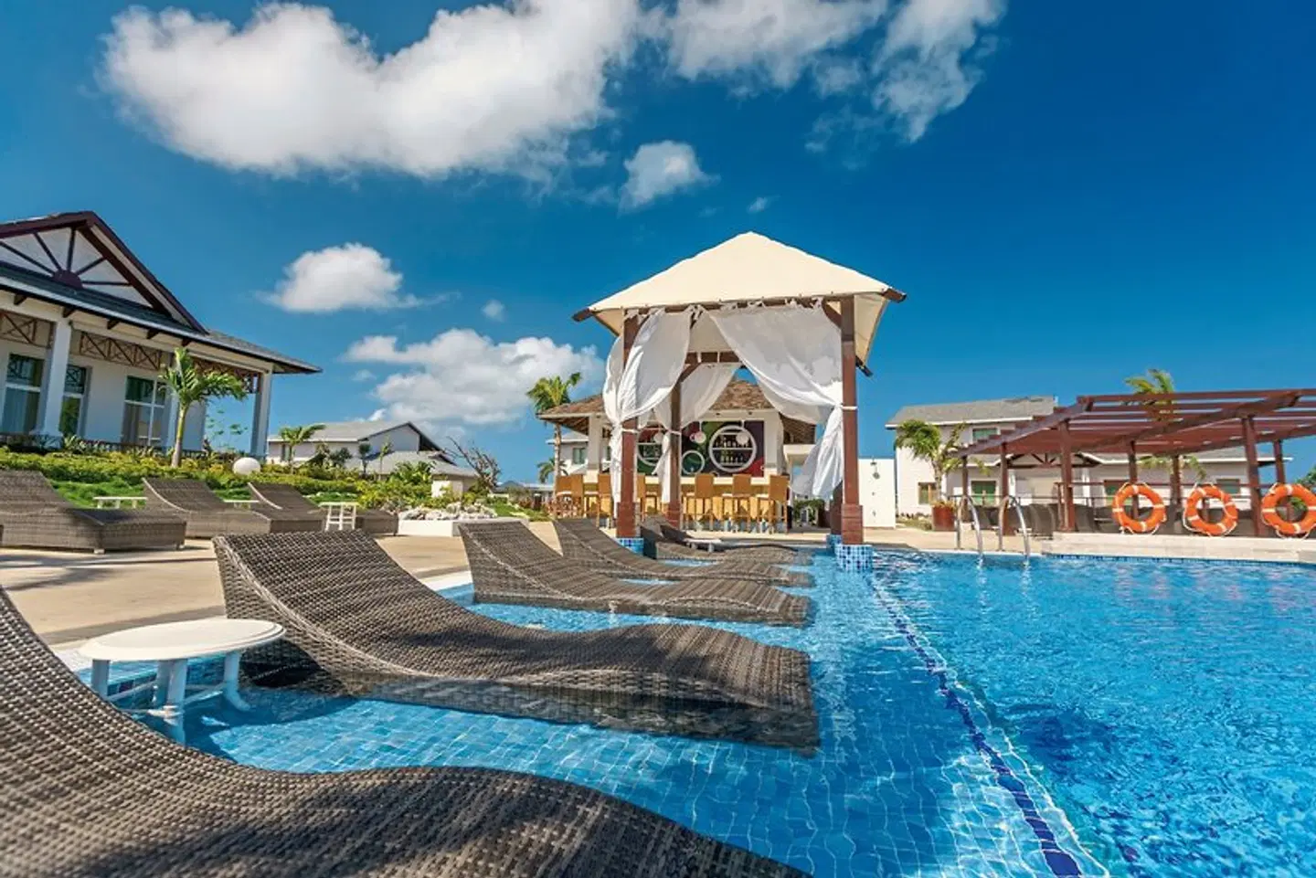 Hotel Cayo Santa María OUTDOOR_POOL