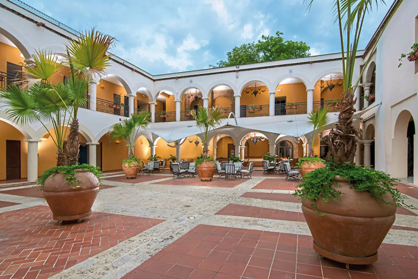 Hodelpa Nicolas de Ovando Terrasse
