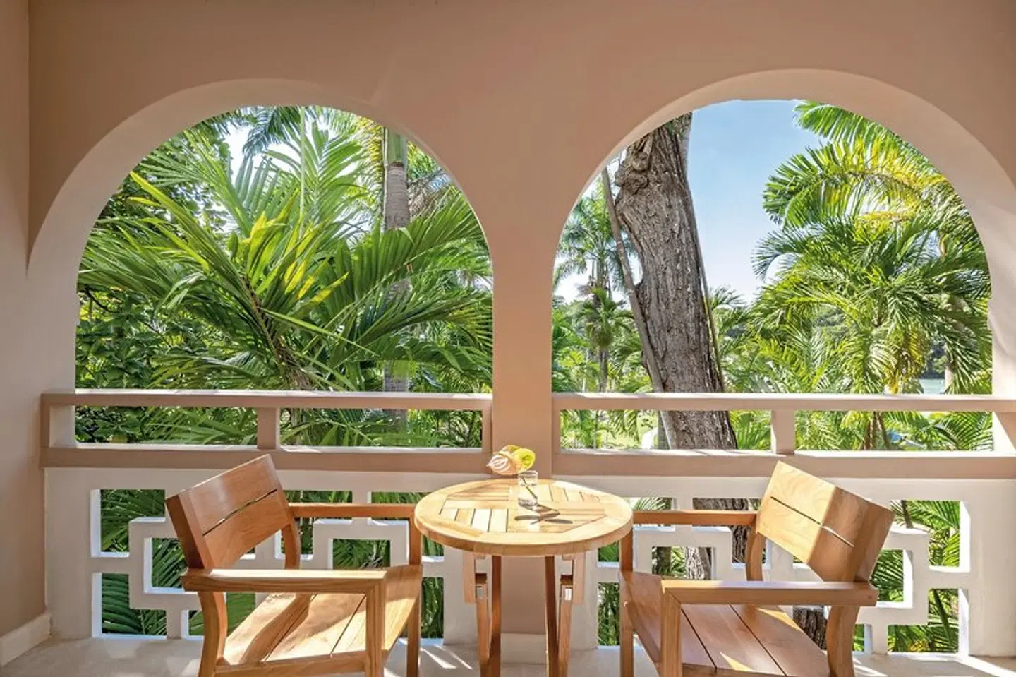 Couples Sans Souci Terrasse