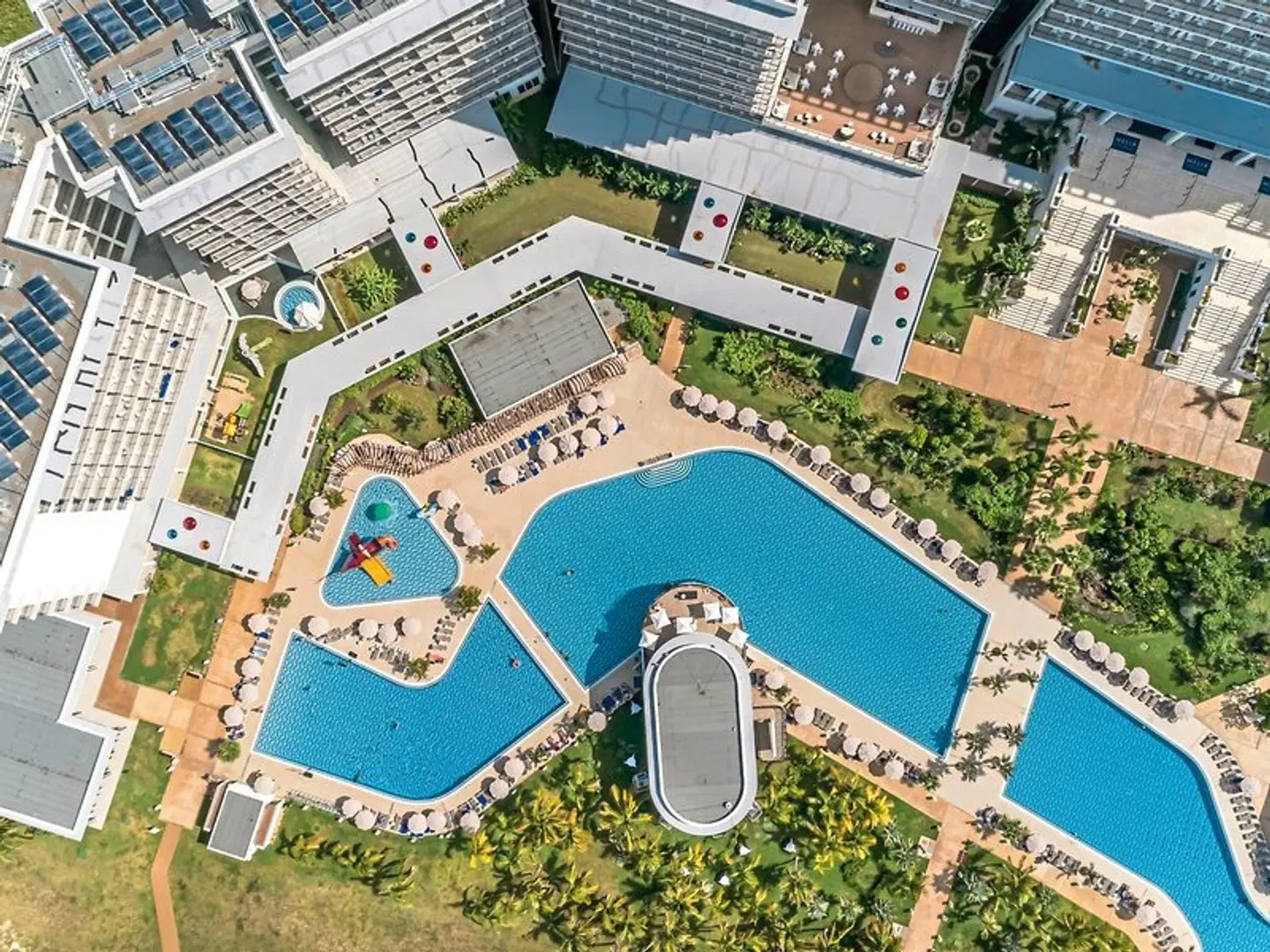 Meliá Internacional MODEL_IMPRESSION