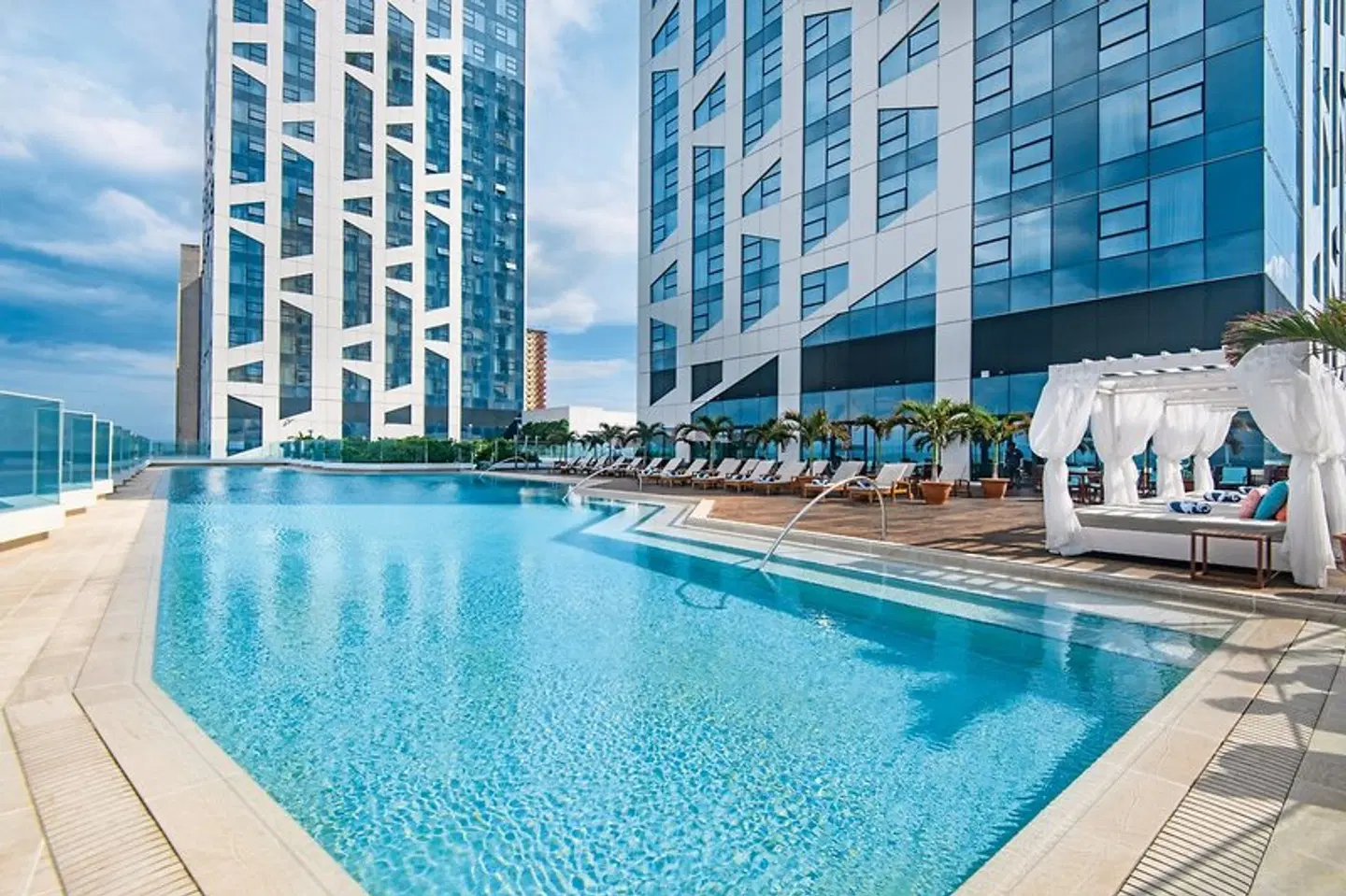 La Habana OUTDOOR_POOL