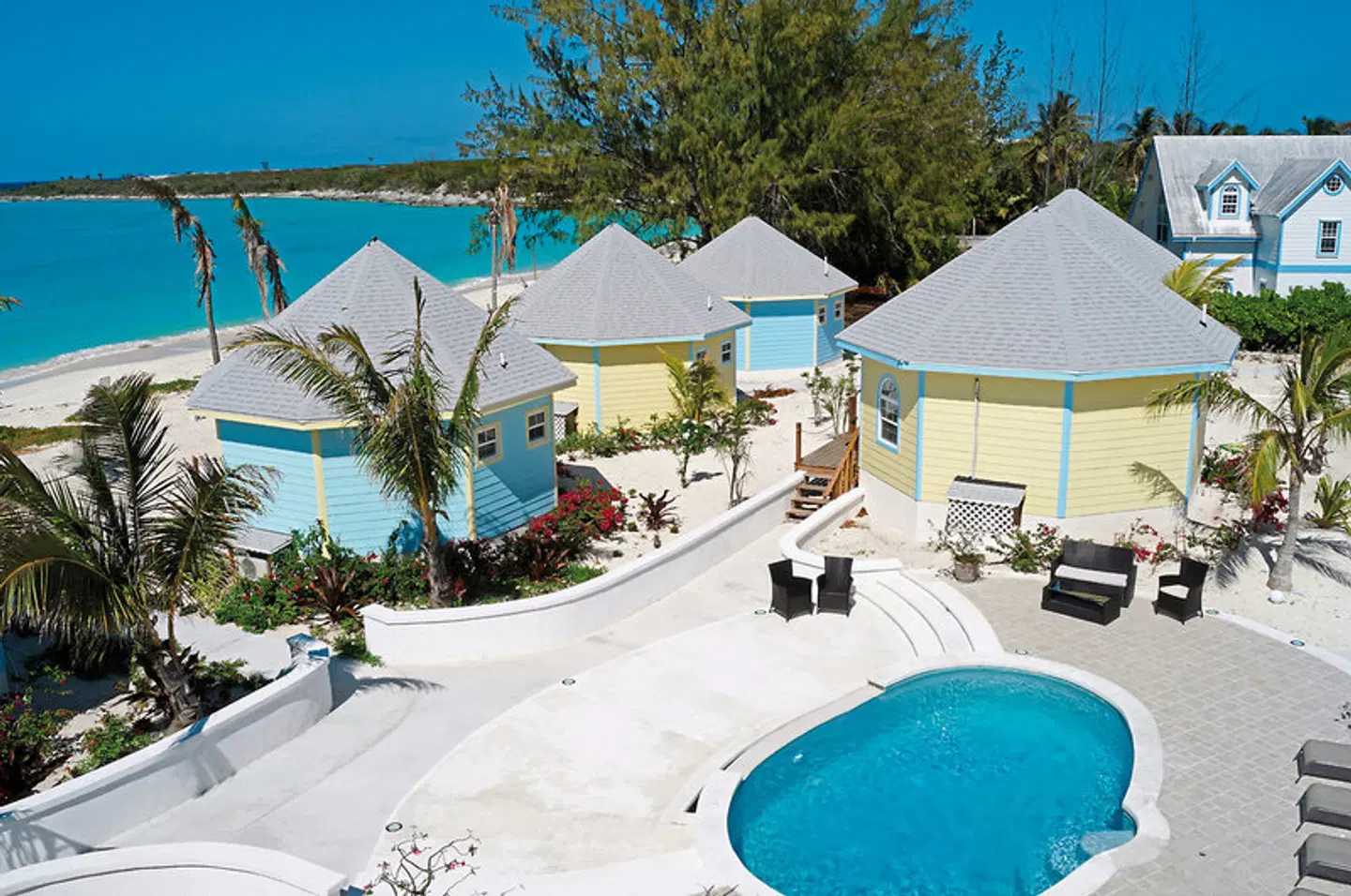 Paradise Bay OUTDOOR_POOL