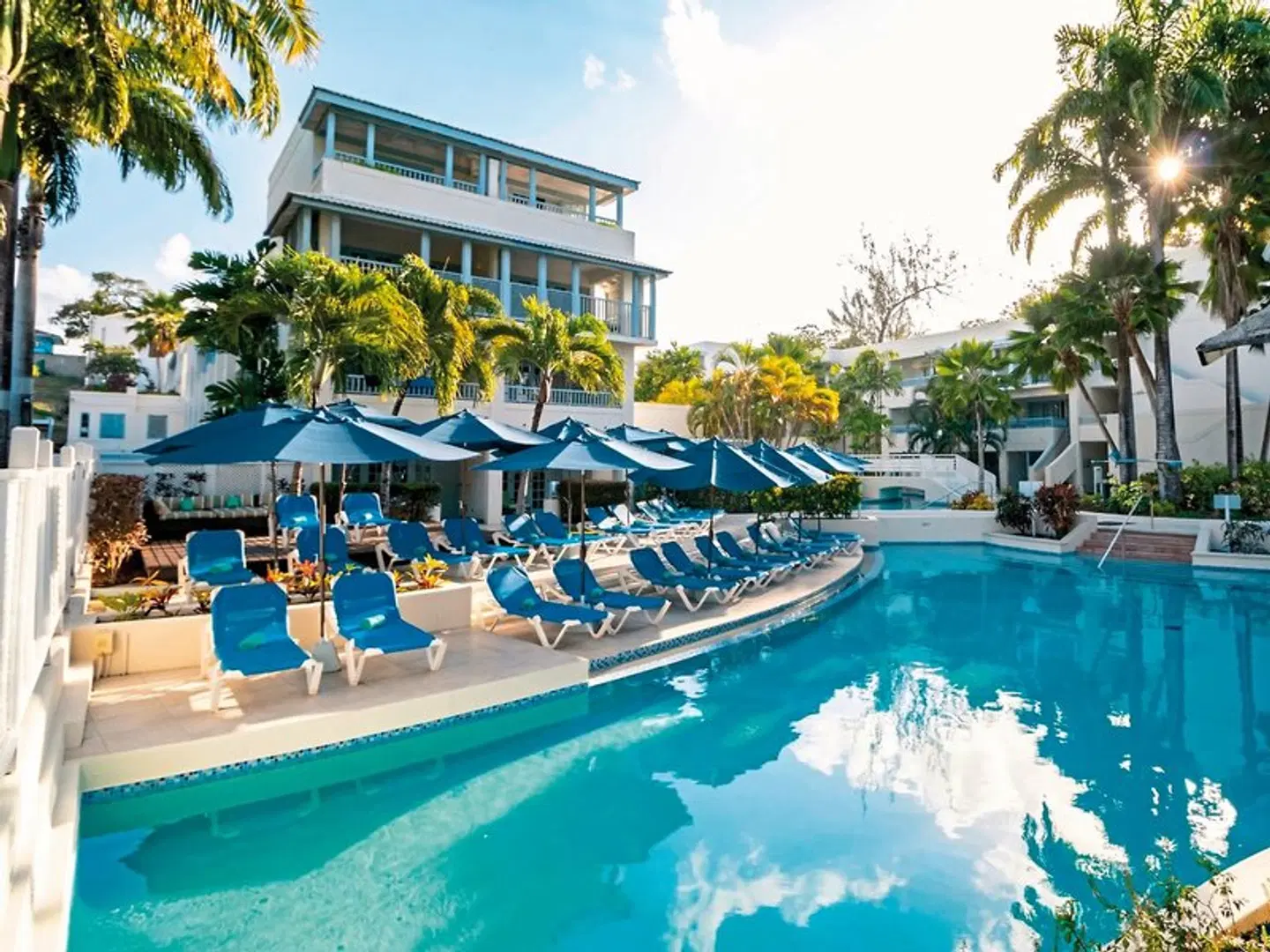Savannah Beach Club OUTDOOR_POOL