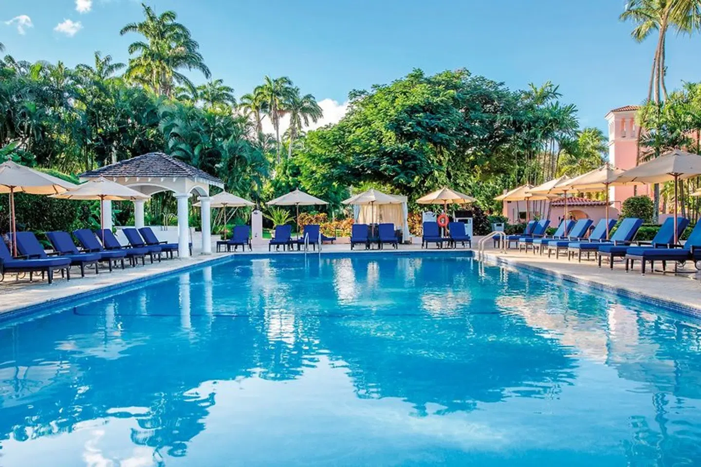 Fairmont Royal Pavilion OUTDOOR_POOL