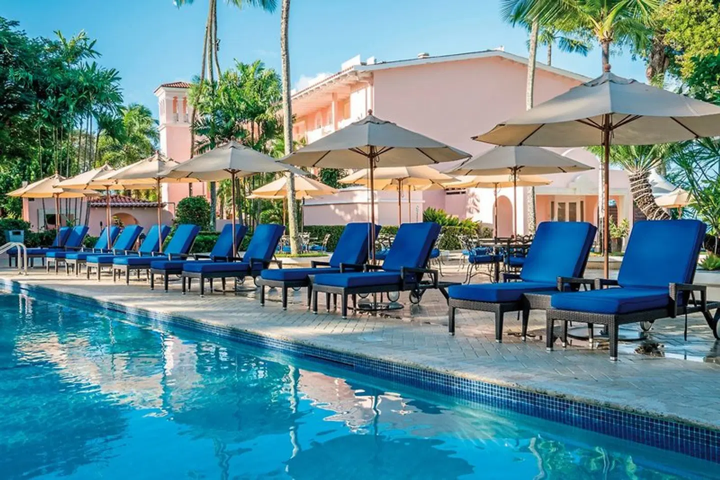 Fairmont Royal Pavilion OUTDOOR_POOL