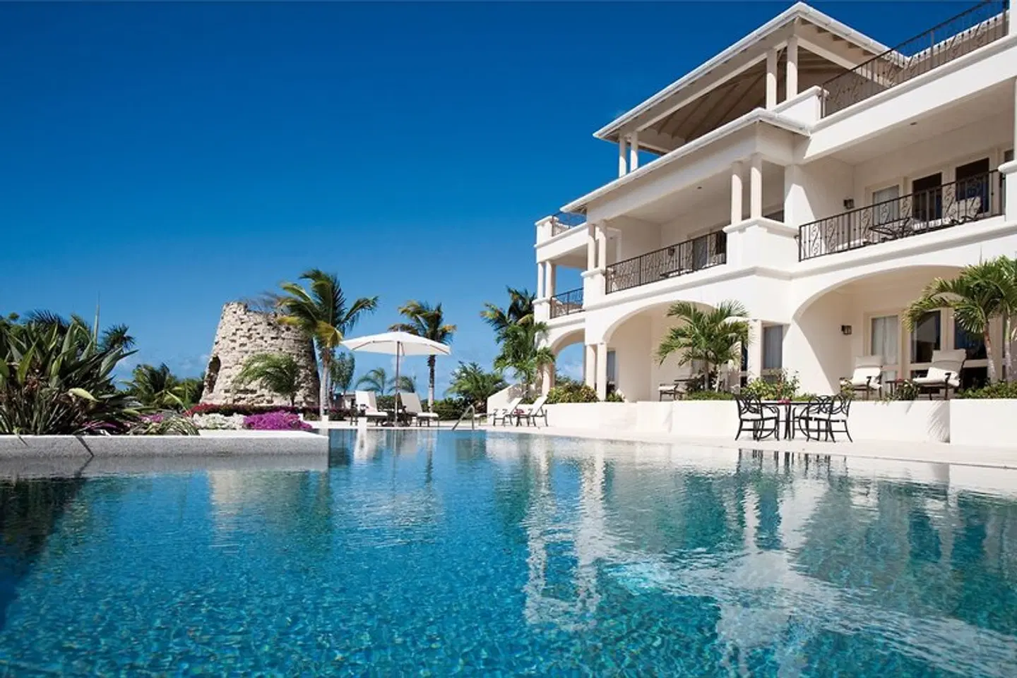 Blue Waters OUTDOOR_POOL