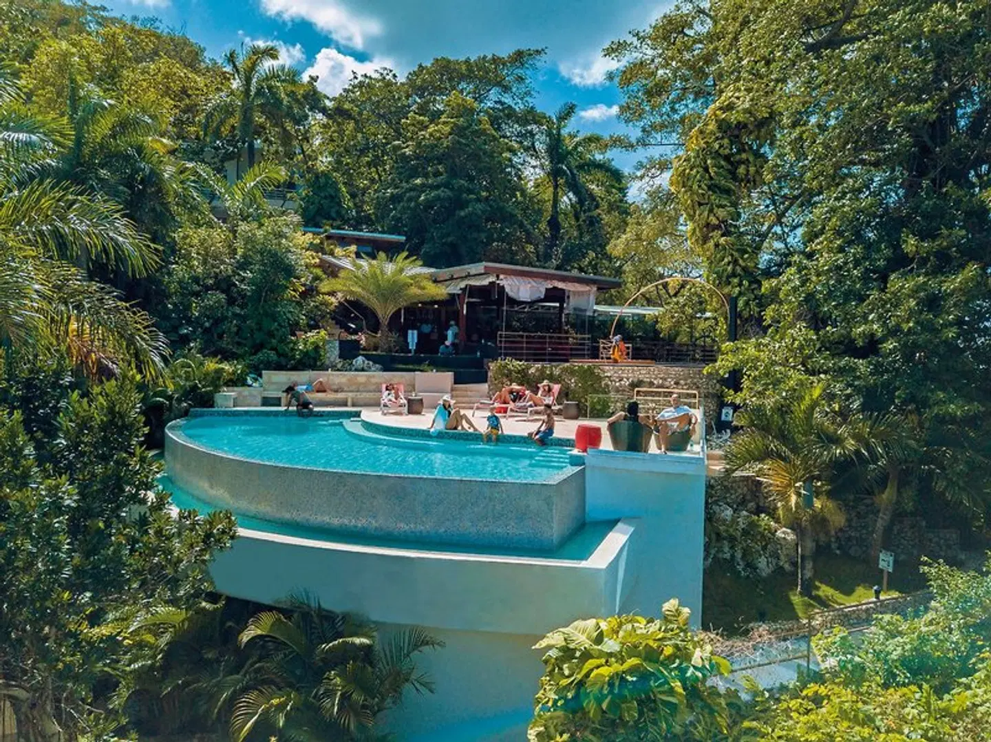 Geejam EXTERIOR