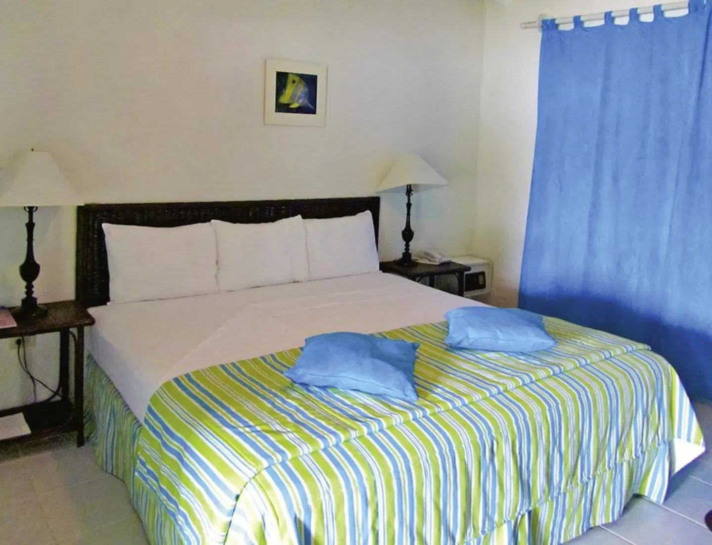 Blue Waters Inn ROOM_EXAMPLE
