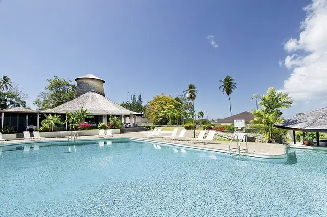 Mount Irvine Bay Resort OUTDOOR_POOL