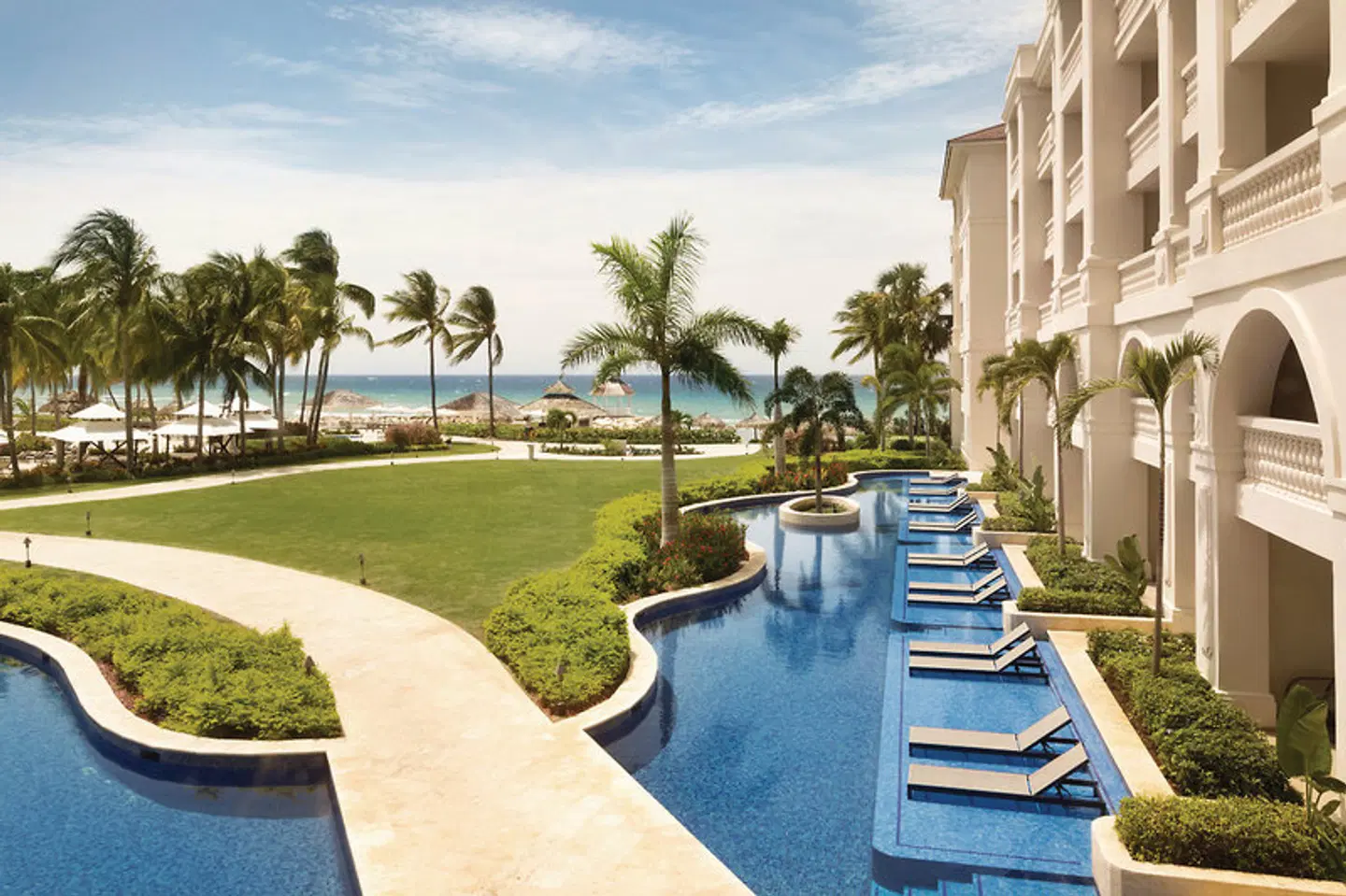 Hyatt Ziva Rose Hall EXTERIOR