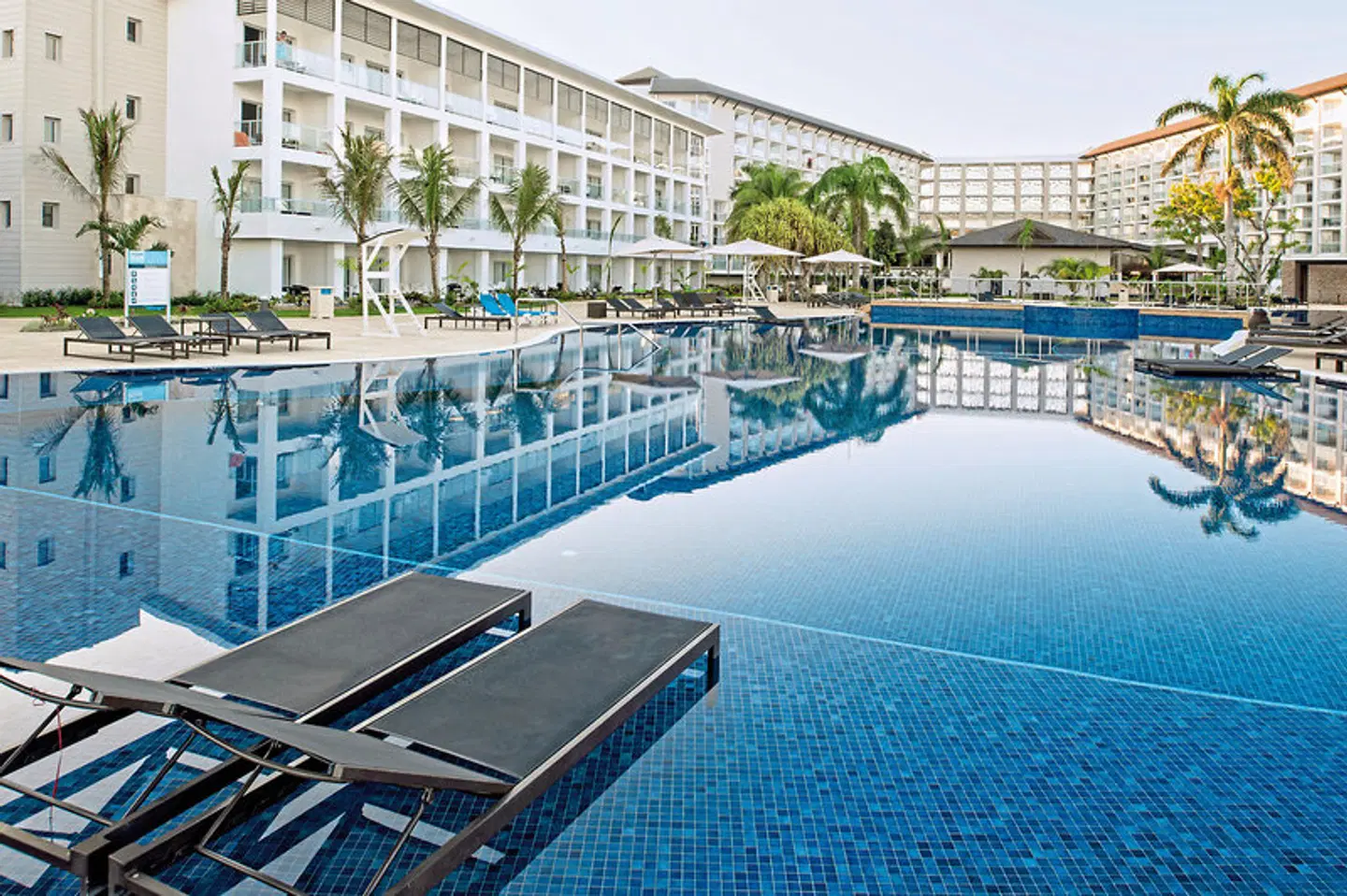 Royalton Hideaway Blue Waters, An Autograph Collection All-Inclusive Resort OUTDOOR_POOL