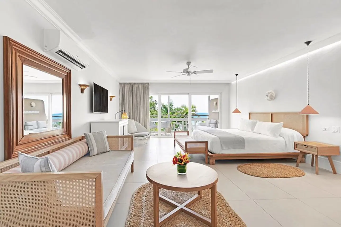 Couples Sans Souci LOUNGE_LOBBY
